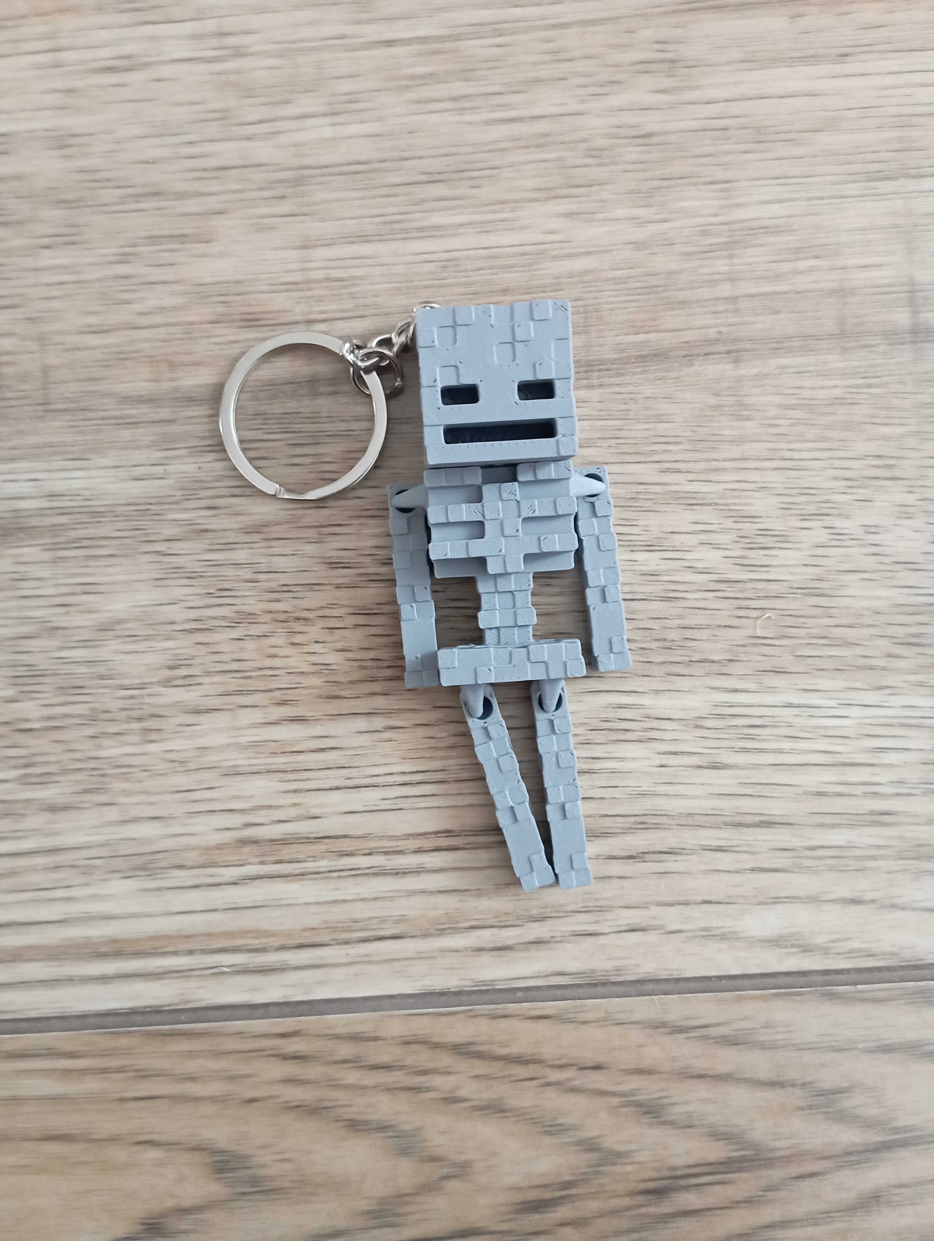 Brelok szkielet z minecraft w dwóch kolorach